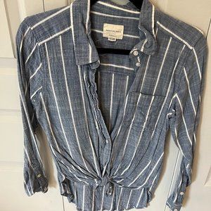 American Eagle Button Down Top